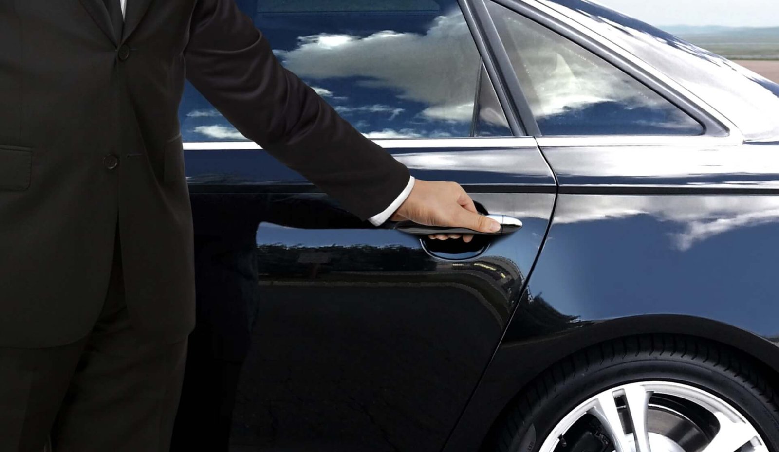 How You Can Save Money on a Limo Service